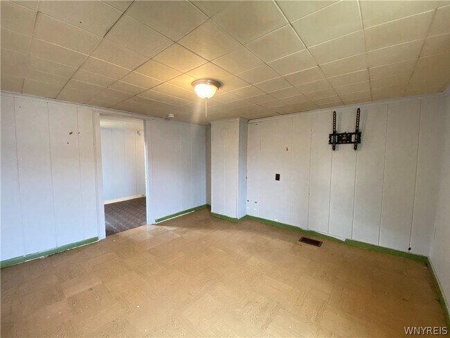 Building Photo - 3 Glenwood Ave