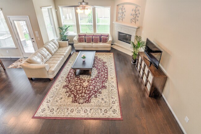 Building Photo - 26335 Cedar Pine Dr