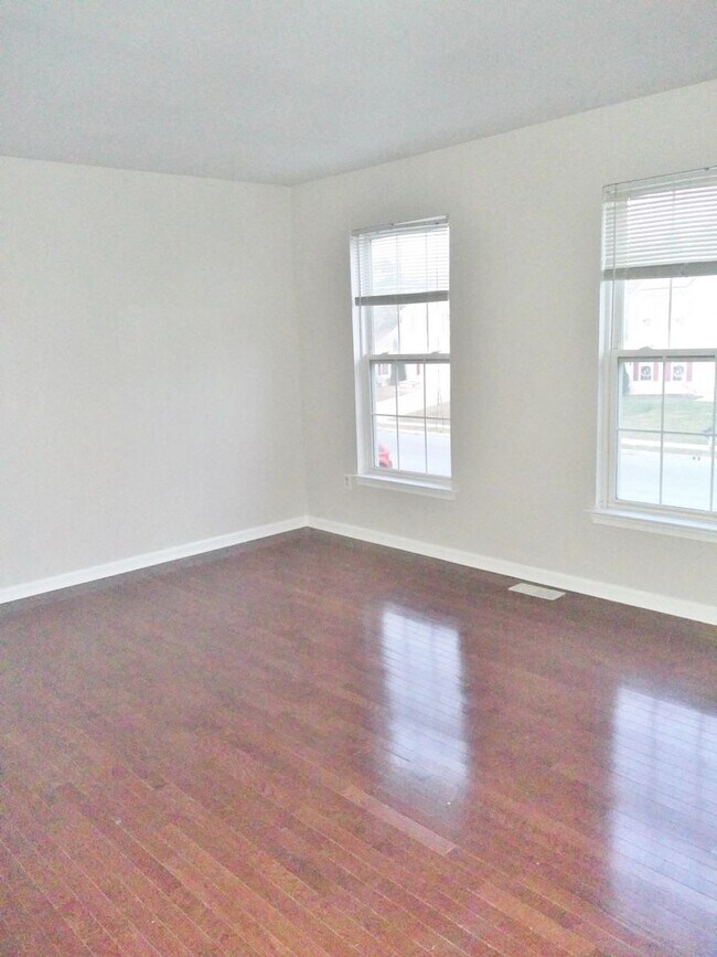 Building Photo - 3-Bedroom Gem in Desirable Sicklerville Ne...