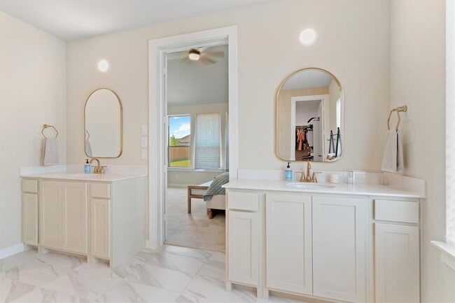 Building Photo - 1228 Sapphire Ln