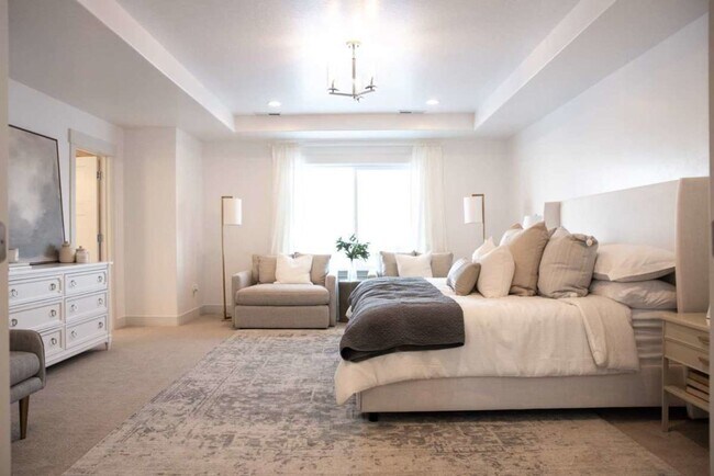 Building Photo - Charming 4-bedroom, 2.5-bathroom home