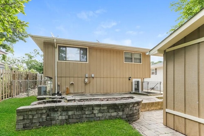 Building Photo - 4908 Drendel Rd