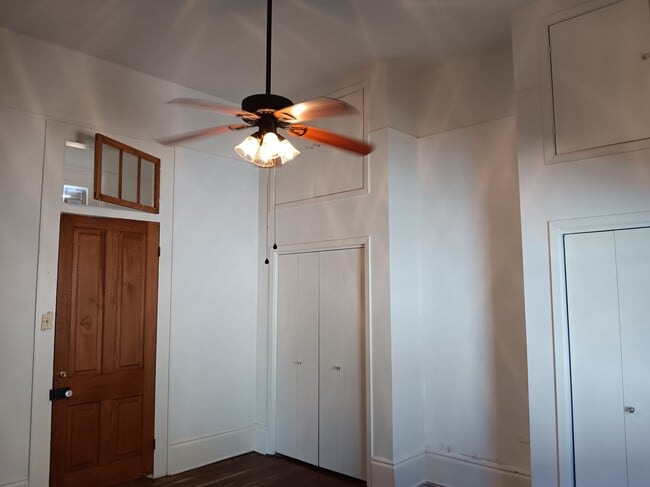 Building Photo - 220 Amelia St