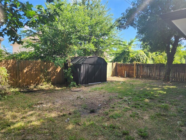 Building Photo - 5003 Maurita Dr