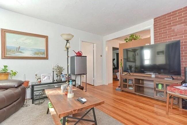 Building Photo - 36 Hollace St