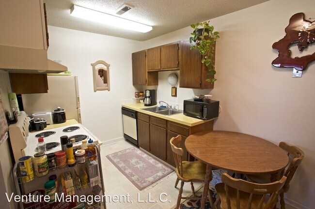 Building Photo - 1707 S 7th Ave