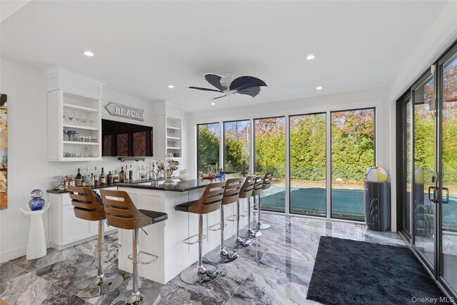 Building Photo - 9 Debras Way