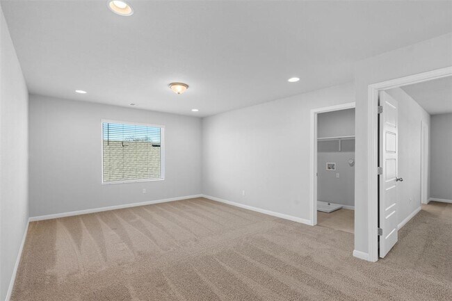 Building Photo - 453 Gaida Loop