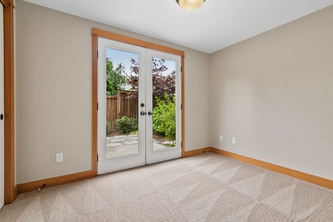 Building Photo - BEAUTIFUL Urban Townhome in Coveted West S...