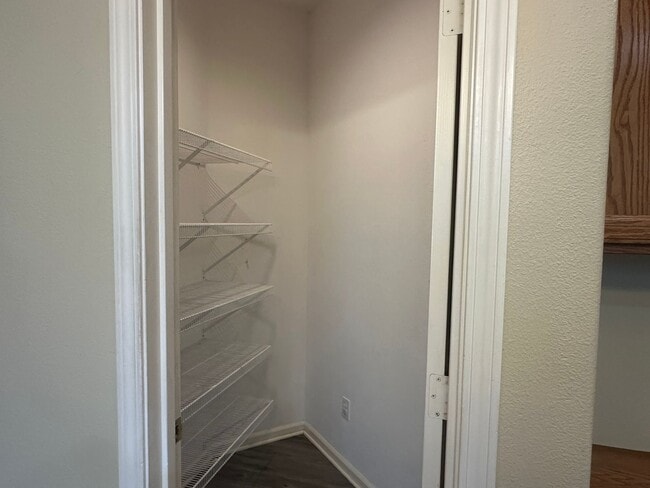 Building Photo - Beautiful 3 Bed + Bonus Room, 2.5 Bath Home!