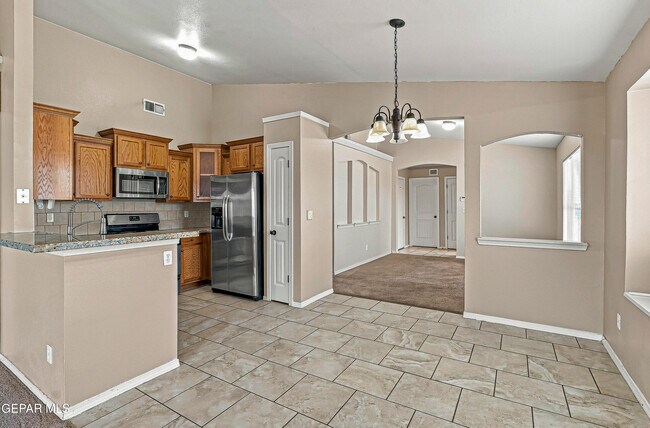Building Photo - 11412 Flor Veronica Dr