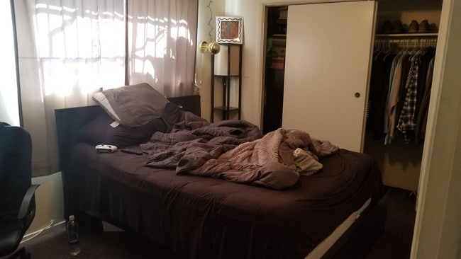 Building Photo - 1347 N Alvarado St