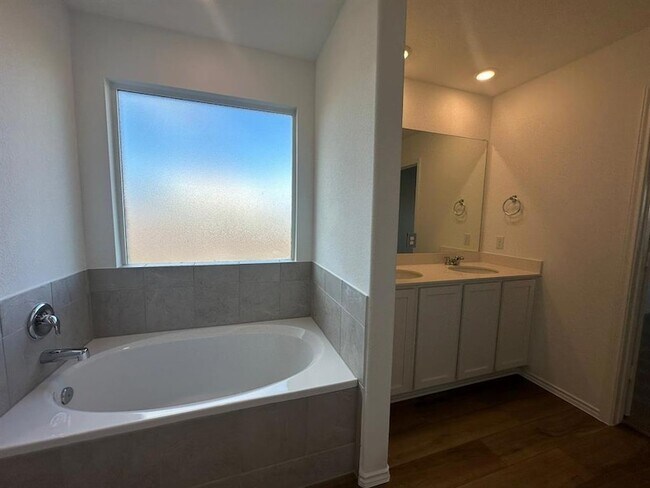 Building Photo - 4116 Home Pl Rd