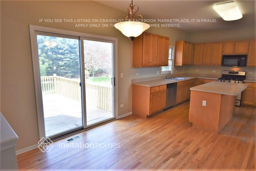 Building Photo - 16332 Hidden River Dr