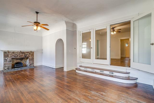 Building Photo - 2312 Mistletoe Ave