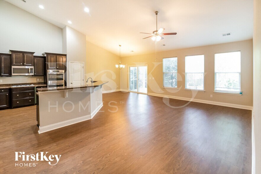 Building Photo - 107 Springbank Ct