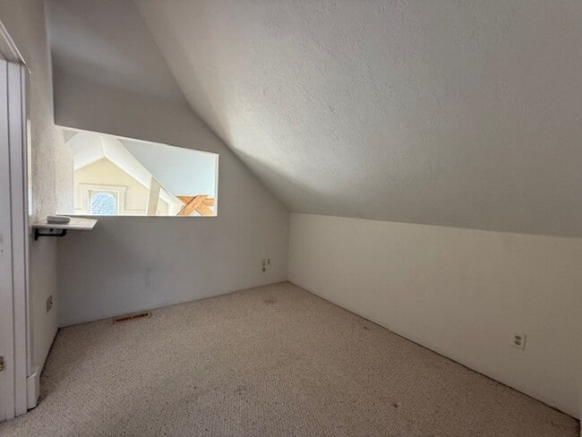 Building Photo - WEST END! 3 bed/ 2 bath