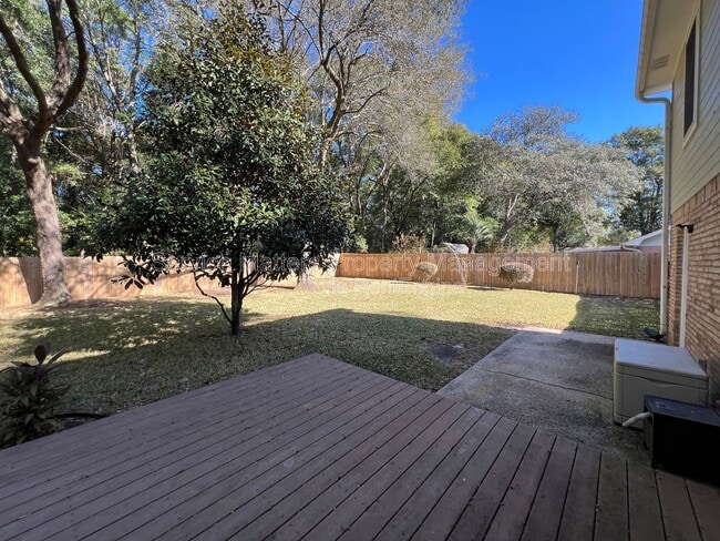 Building Photo - 6004 Players Pl