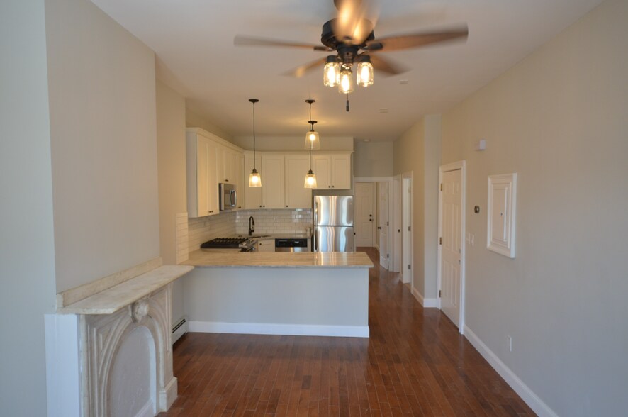 Building Photo - 12 Chelsea St