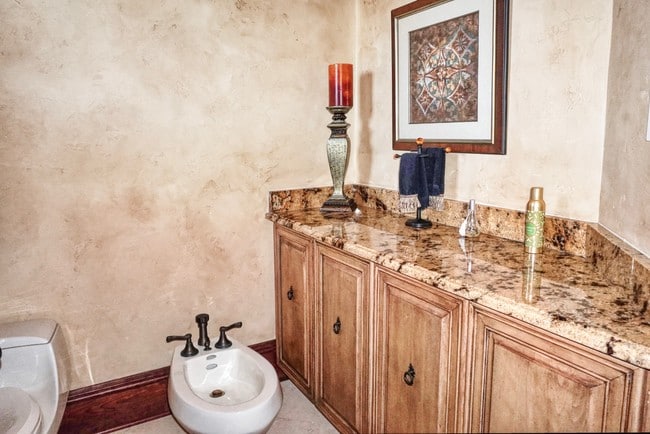 Building Photo - 1363 Oceanview Dr