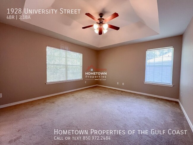 Building Photo - Centrally Located Spacious 4-Bed Home