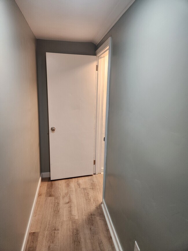 Building Photo - 145 Morrison Dr
