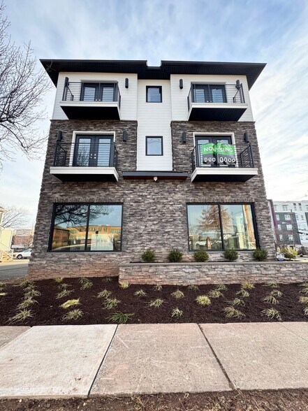 Building Photo - 85 W High St