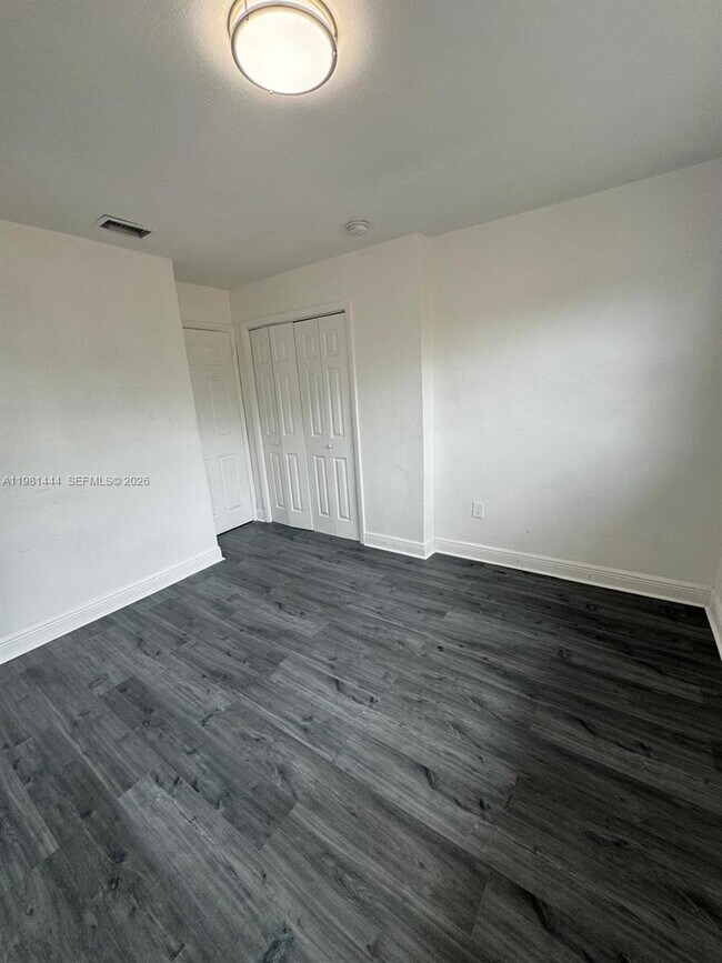 Building Photo - 866 NW 70th St