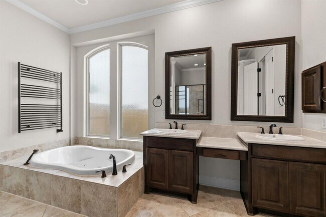 Building Photo - 18900 N Bee Cave Springs Cir