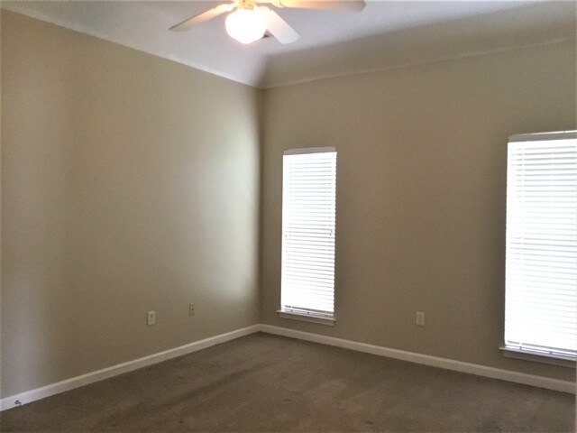 Building Photo - 5650 Truman Cove