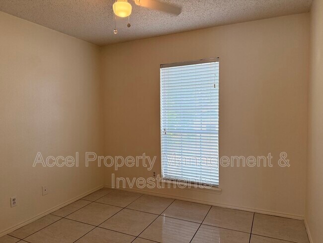 Building Photo - 6617 N 40th St