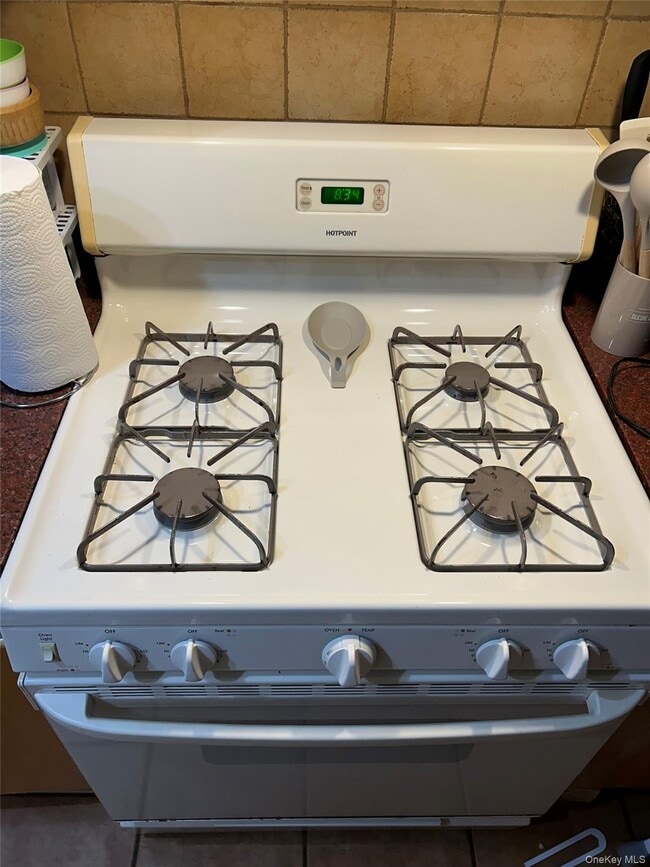 Building Photo - 31-05-31-33 33rd St