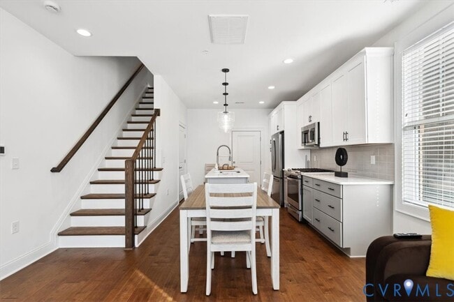 Building Photo - 1722 Old Brick Rd