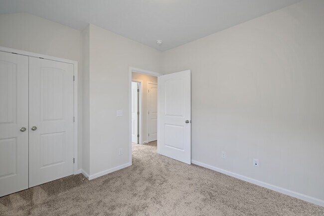 Building Photo - 8850 Snelling Dr