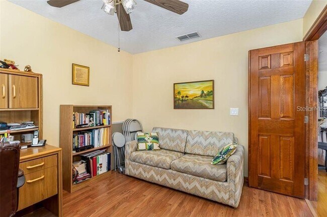 Building Photo - 10001 Highland Woods Ct