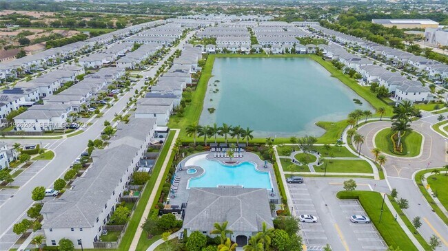 Building Photo - 2652 SE 13th St