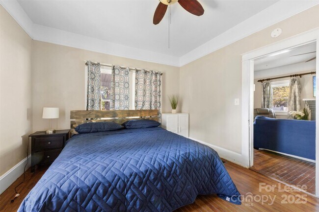 Building Photo - 604 Pearl Ave