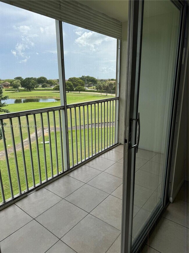 Building Photo - 13550 SW 6th Ct