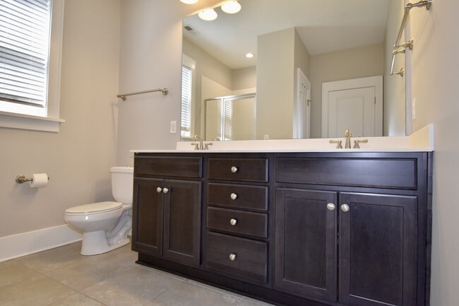 Building Photo - 724 Waterscape Ct