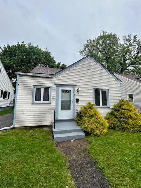 Primary Photo - 148 Midland Ave