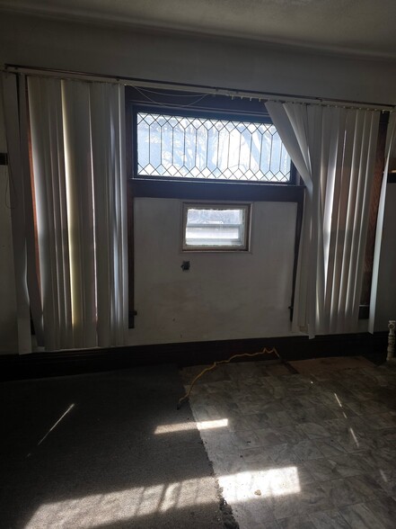 Building Photo - 1045 N Monroe St