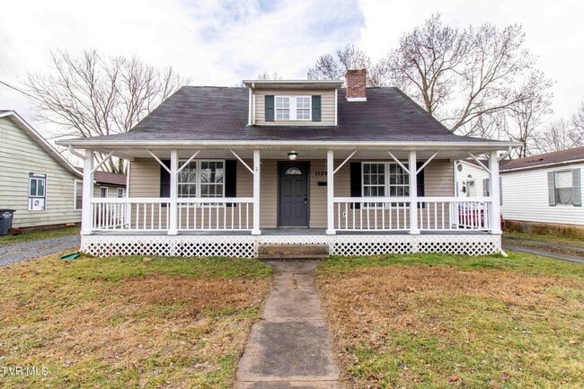 Primary Photo - 1129 Cherry St