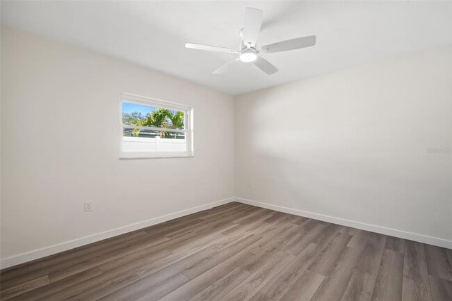 Building Photo - 662 Villa Grande Ave S