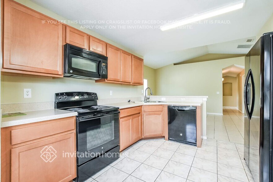 Building Photo - 352 Briar Bay Cir