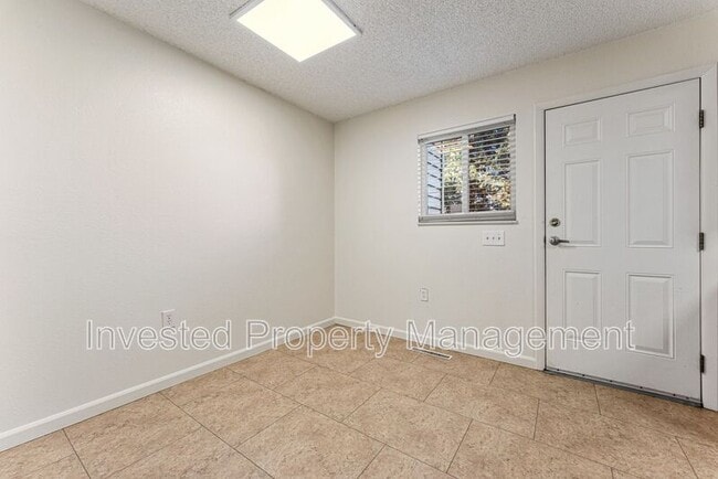 Building Photo - 588 S Eaton St