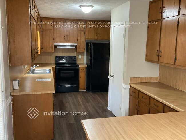 Building Photo - 216 Jousters Ln NW