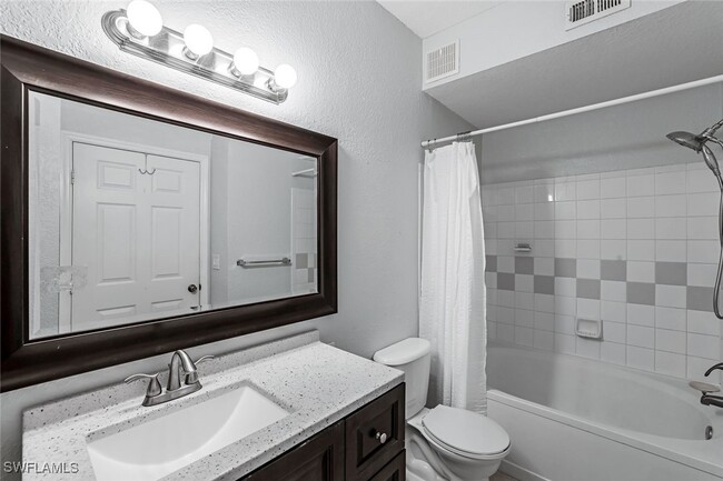 Building Photo - 11550 Villa Grand