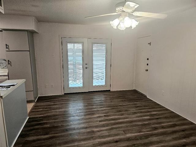 Building Photo - 5825 Birchbrook Dr