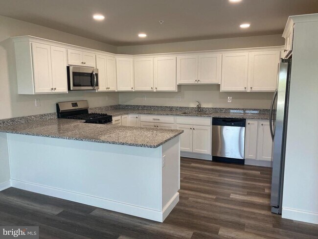 Building Photo - 3852 Ridge Pike