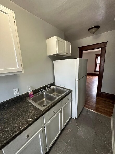 Building Photo - 742 E Stockbridge Ave